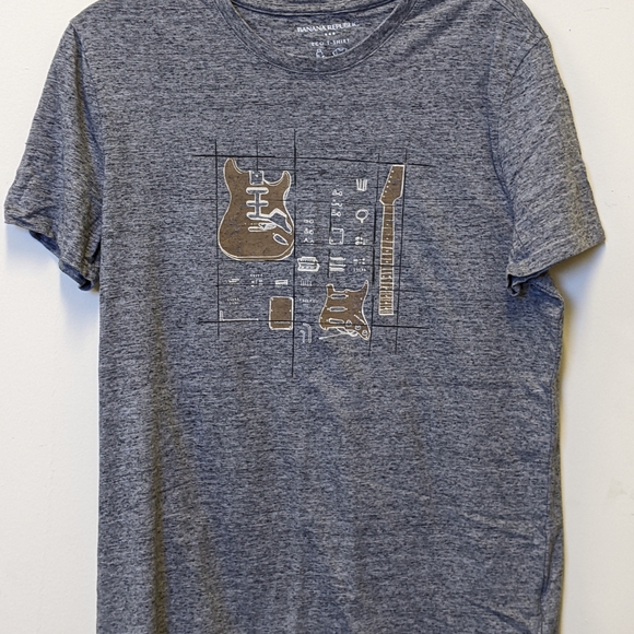 Banana Republic Other - Banana Republic Men's Gray Graphic T-Shirt